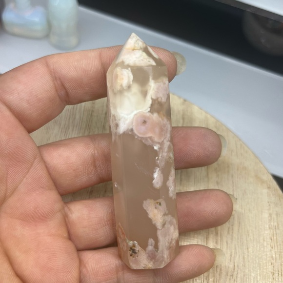 Flower Agate Tower - Picture 4 of 4